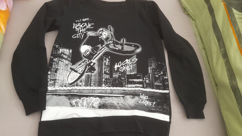 Schwarzes jungen sweatshirt - schwarzes, in
